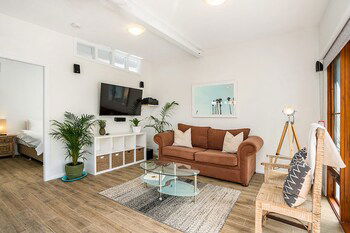 Half Moon Cottage - Kempsey Accommodation 0