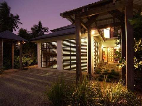 Hai Villa Port Douglas - Kempsey Accommodation 0