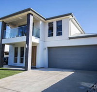 The Races - Swanport - Kempsey Accommodation