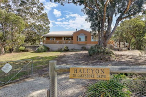 Halcyon - Kempsey Accommodation 0