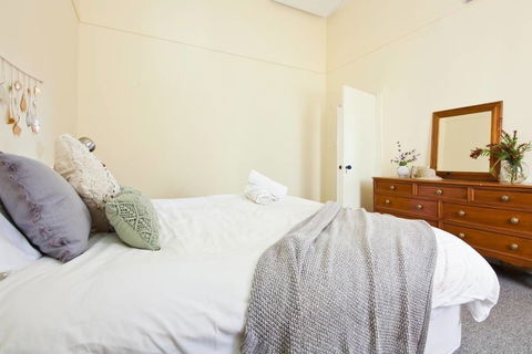 WB319 Chatswood Charmer Roomy 3 Bed Apartment - Kempsey Accommodation 0