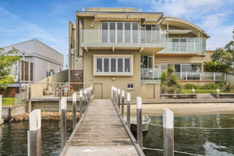 A Window On The Bay - Kempsey Accommodation 0