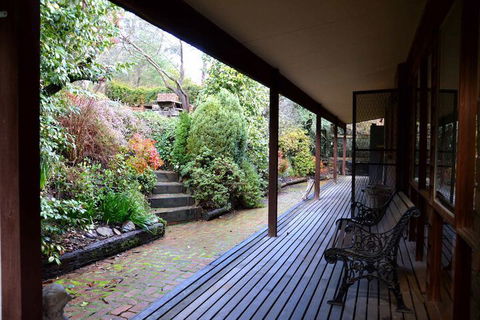 Alrima Lodge Bright - Kempsey Accommodation 7