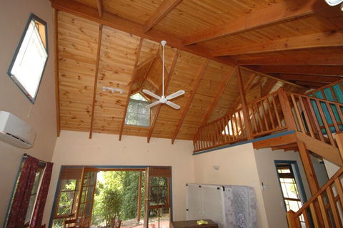 Garden Cottage Beechworth - Kempsey Accommodation 1