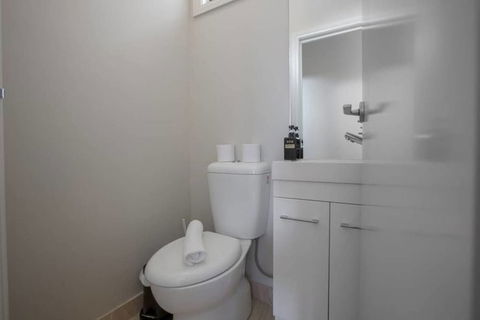 70 Greenbell Doncaster - Kempsey Accommodation 4