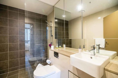 Fabulous City 2 BDR Apt In New Building - Kempsey Accommodation 4