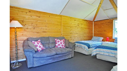 MY Fair Lady External Bathroom PET Friendly - Kempsey Accommodation 3