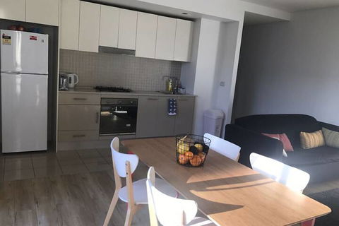 One Bedroom Apartment In Marrickville - Kempsey Accommodation 6
