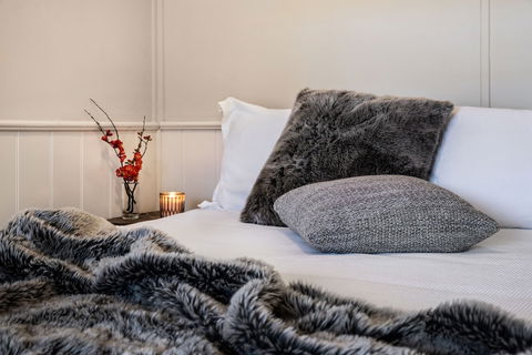 Table Hill Cottage - Kempsey Accommodation 1