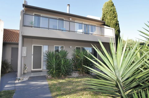 THE Esplanade 4 Free Wifi & Foxtel - Kempsey Accommodation 0