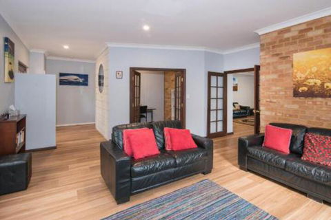 Family Friendly Holiday Haven - Kempsey Accommodation 5