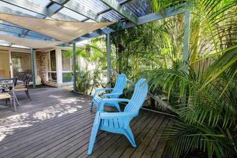 FRANGIPANI BEACH HOUSE PET FRIENDLY 22 Belbourie Cres Boomerang Beach - Kempsey Accommodation 5