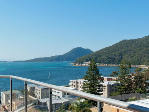 Views Views & More Views Sub Penthouse In Shoal Bay - Kempsey Accommodation 3