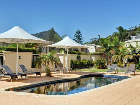 Views Views & More Views Sub Penthouse In Shoal Bay - Kempsey Accommodation 2