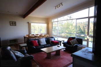 Fairways Close - Kempsey Accommodation 6