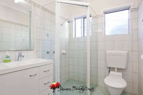Jamaica Holiday Units - Kempsey Accommodation 2