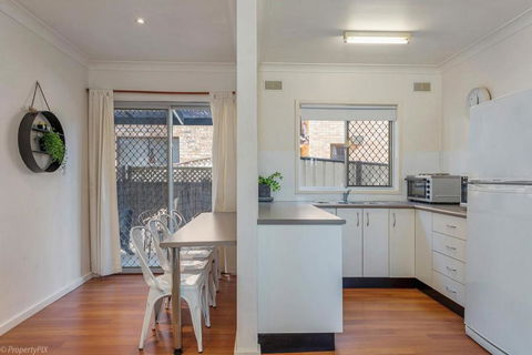 Jamaica Holiday Units - Kempsey Accommodation 6