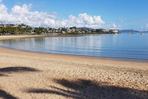 AIRLIE BEACH Delight. Hop Skip Jump To Everything - Kempsey Accommodation 3