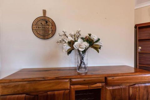 Maidstone Executive Residence - Kempsey Accommodation 4