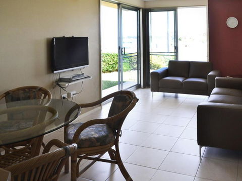 Fairholme 5 Opposite Lake - Kempsey Accommodation 6