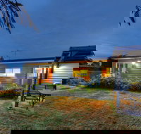 Castaway Cottage - Essentially Tas - Kempsey Accommodation