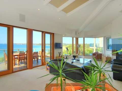 BEDARRA MOLLYMOOK BEACH - Kempsey Accommodation 4