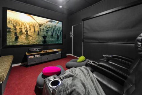 Amber Cottage Luxury Seaside Retreat With Outdoor Spa! - Kempsey Accommodation 3