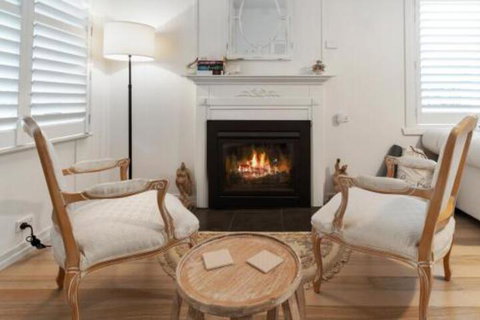 Amber Cottage Luxury Seaside Retreat With Outdoor Spa! - Kempsey Accommodation 2