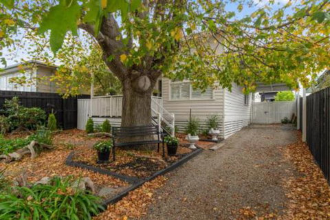 Amber Cottage Luxury Seaside Retreat With Outdoor Spa! - Kempsey Accommodation 7