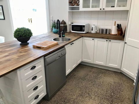 YSG The Edward Townhouse 153 Walk To Town - Kempsey Accommodation 2