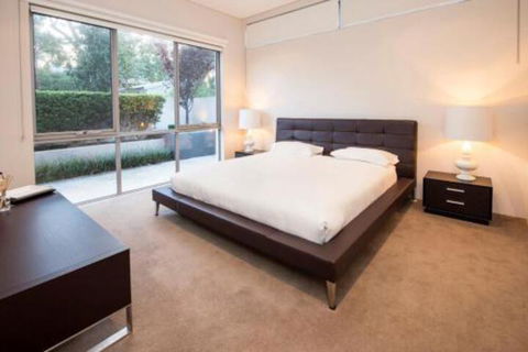 Opulent Oasis - Kempsey Accommodation 4