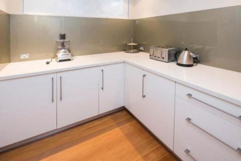 Opulent Oasis - Kempsey Accommodation 6