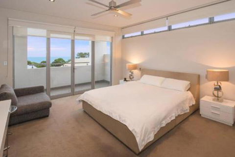 Opulent Oasis - Kempsey Accommodation 5