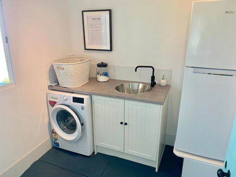 Yaringa Cottage...by The Sea - Kempsey Accommodation 1