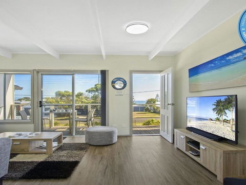 Dolphin Breeze Fully Fenced & Pet Friendly - Kempsey Accommodation 1