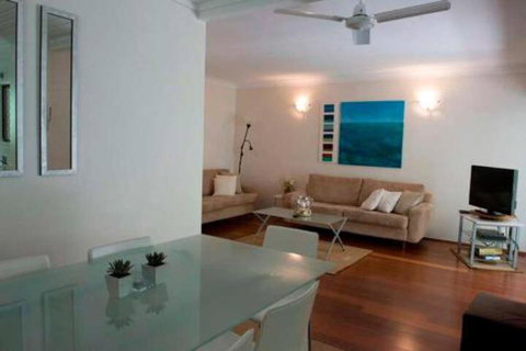 Absolute Beachfront Mooloolaba - Kempsey Accommodation 3