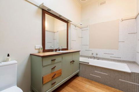 BEACHSIDE GETAWAY DROMANA - Kempsey Accommodation 4