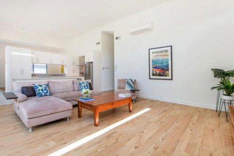 PALM COURT RETREAT MORNINGTON - Kempsey Accommodation 4