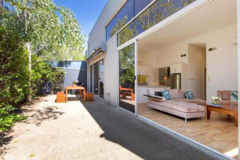 PALM COURT RETREAT MORNINGTON - Kempsey Accommodation 7