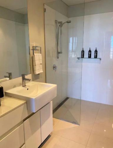 LOCATION LOCATION CITY VIEWS NETFLIX WIFI WINE - Kempsey Accommodation 4