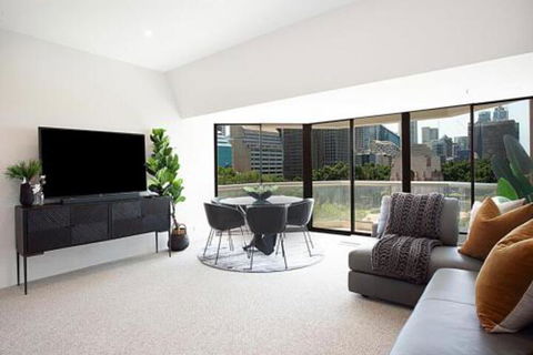 THE HYDEAWAY LUXE HYDE PARK CITY APARTMENT Hosted By LAbode Accommodation - Kempsey Accommodation 7