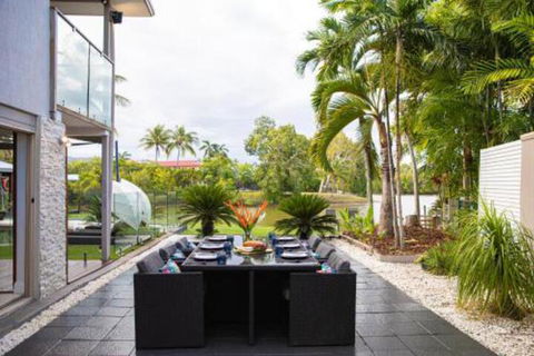 Absolute Lakefront Port Douglas - Kempsey Accommodation 0