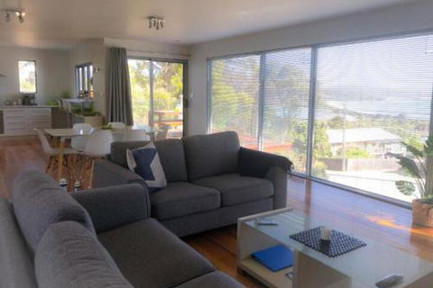 BAY Of FIRES BEACH SHACK Ocean Views From A Modern Beachhouse - Kempsey Accommodation 3
