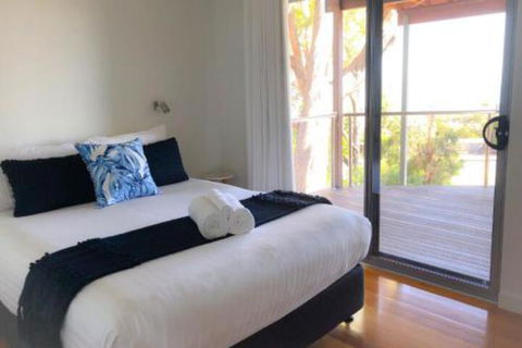 BAY Of FIRES BEACH SHACK Ocean Views From A Modern Beachhouse - Kempsey Accommodation 7