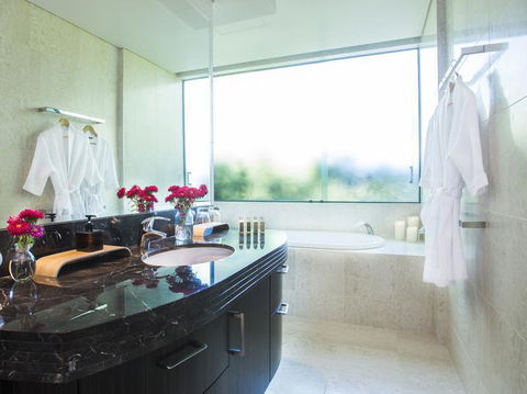 One Oceanview Luxury Accommodation - Kempsey Accommodation 6