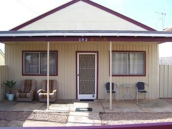 Aussie Bacon & Eggs Cottages - Kempsey Accommodation 0