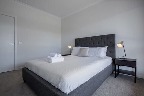 Comfy And Warm Home In Point Cook - Kempsey Accommodation 1