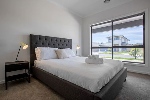 Comfy And Warm Home In Point Cook - Kempsey Accommodation 4