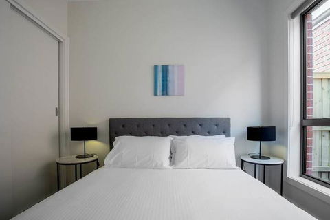 Comfy And Warm Home In Point Cook - Kempsey Accommodation 7