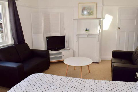 Homy Apartment In Trendy Haberfield - Kempsey Accommodation 6